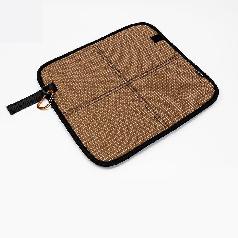 Outdoor Folding Seat Cushion Picnic Mat Moisture-proof and Waterproof Portable and Thick Camping and Hiking Mat for Outdoor Use