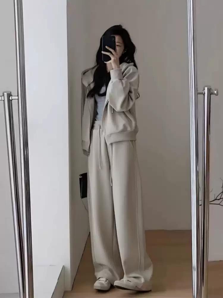 Women's Autumn/Winter Fashionable Casual Sportswear Set: Velvet Hooded Sweatshirt with Wide-Leg Pants Two-Piece