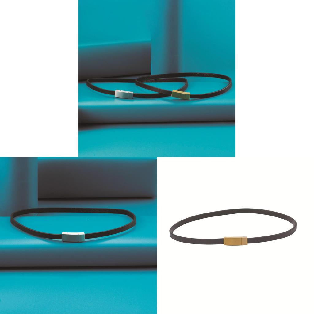 Collana girocollo geometrica con ciondolo quadrato in acciaio al titanio per donna