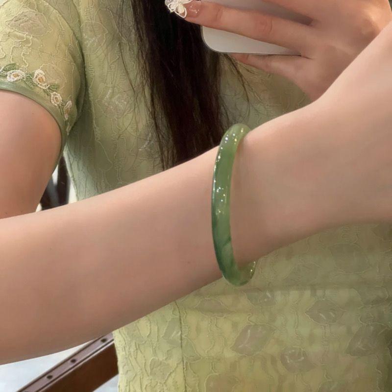 Raspberry Sparkling Water Chalcedony Dangle Bracelet: New Chinese Style Hanfu Accessory with 8mm Round Bar.