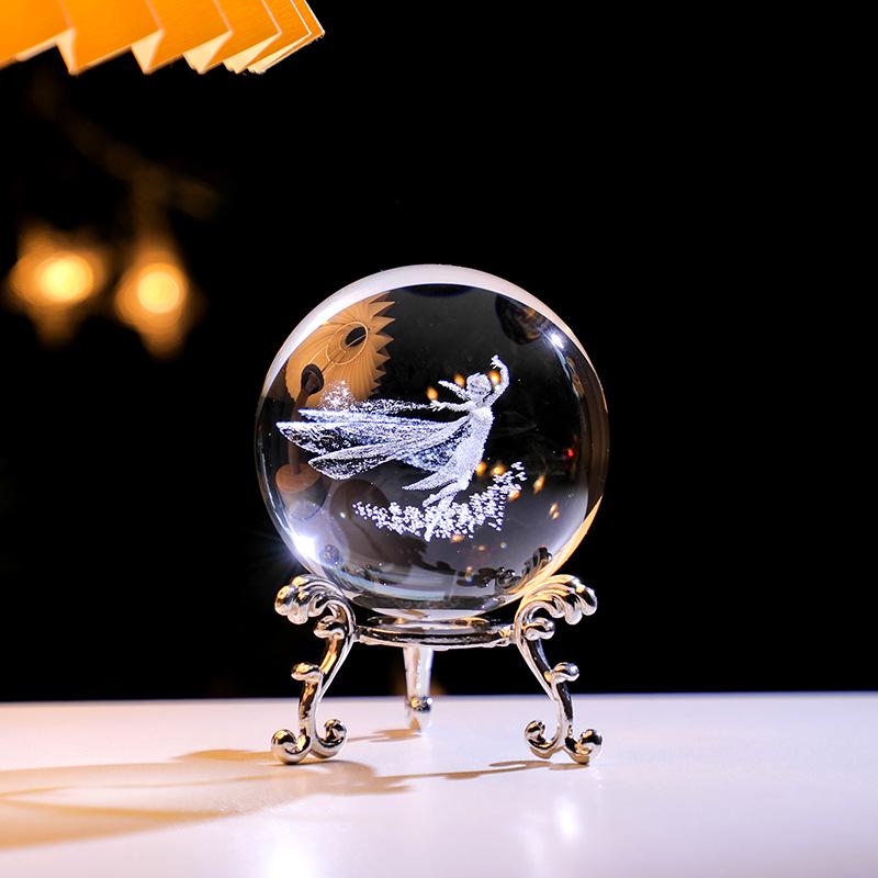 3D Astronaut Crystal Ball with Metal Triangle Stand - Creative Office Desktop Ornament & Gift
