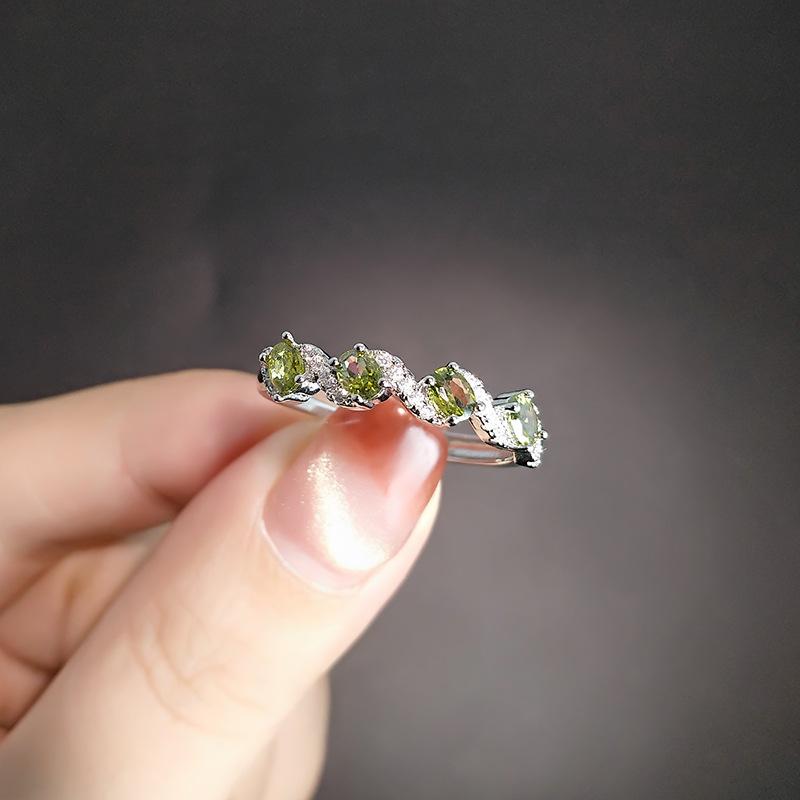 Imitation Peridot New Arm Ring For Women'S Personality, High Sense Of Luxury, Light Luxury, High Carbon, Full Set With Open Ring.