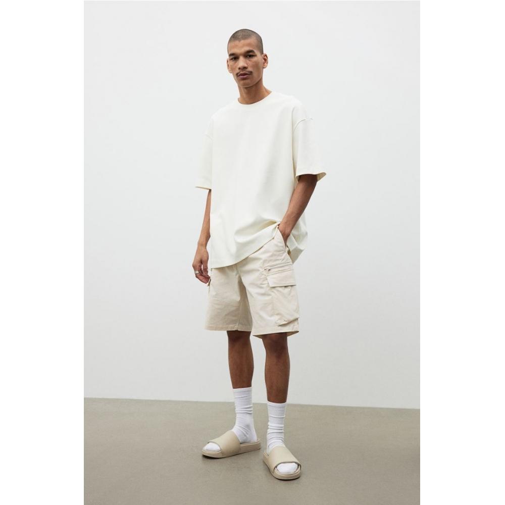 

Шорты-карго HM Regular Fit Светло-бежевые