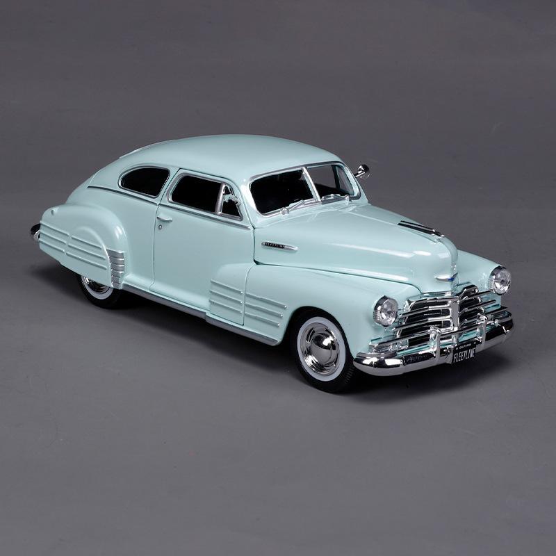 Maisto 1948 Chevrolet Fleetline Aerosedan Diecast Modell 1:Maßstab 24 Klassisches Vintage-Auto Hellgrün Retro Sammlerstück Ausstellungsspielzeug
