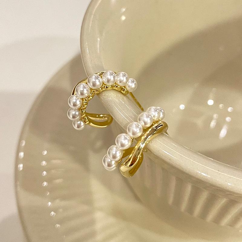 Korean Style Pearl Hoop Earrings: Silver Needle Studs for Women - Luxurious Autumn/Winter Bridal Jewelry with High-End Appeal.