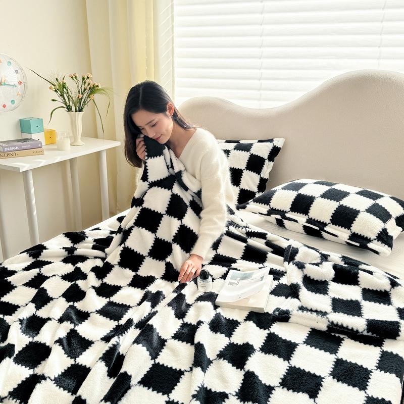 1Pc Traditional Style Plaid Blanket Flannel Home Blanket Sheets Plush Double Sided Summer Air Conditioning Throw Blanket