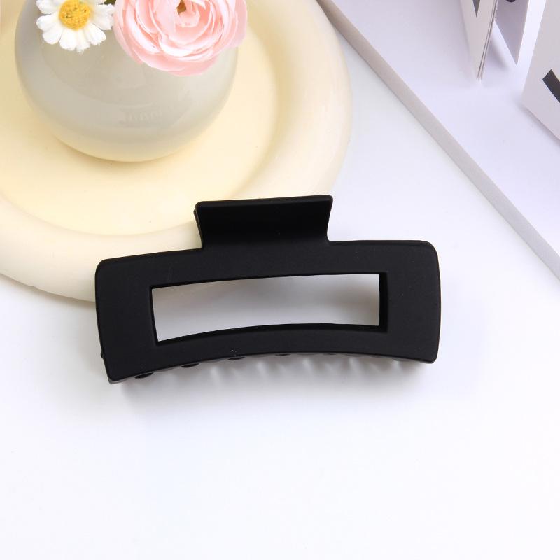 Korean style fashion matte large clip hollowed out square hair with a feminine style, braided hair, shark hair accessory