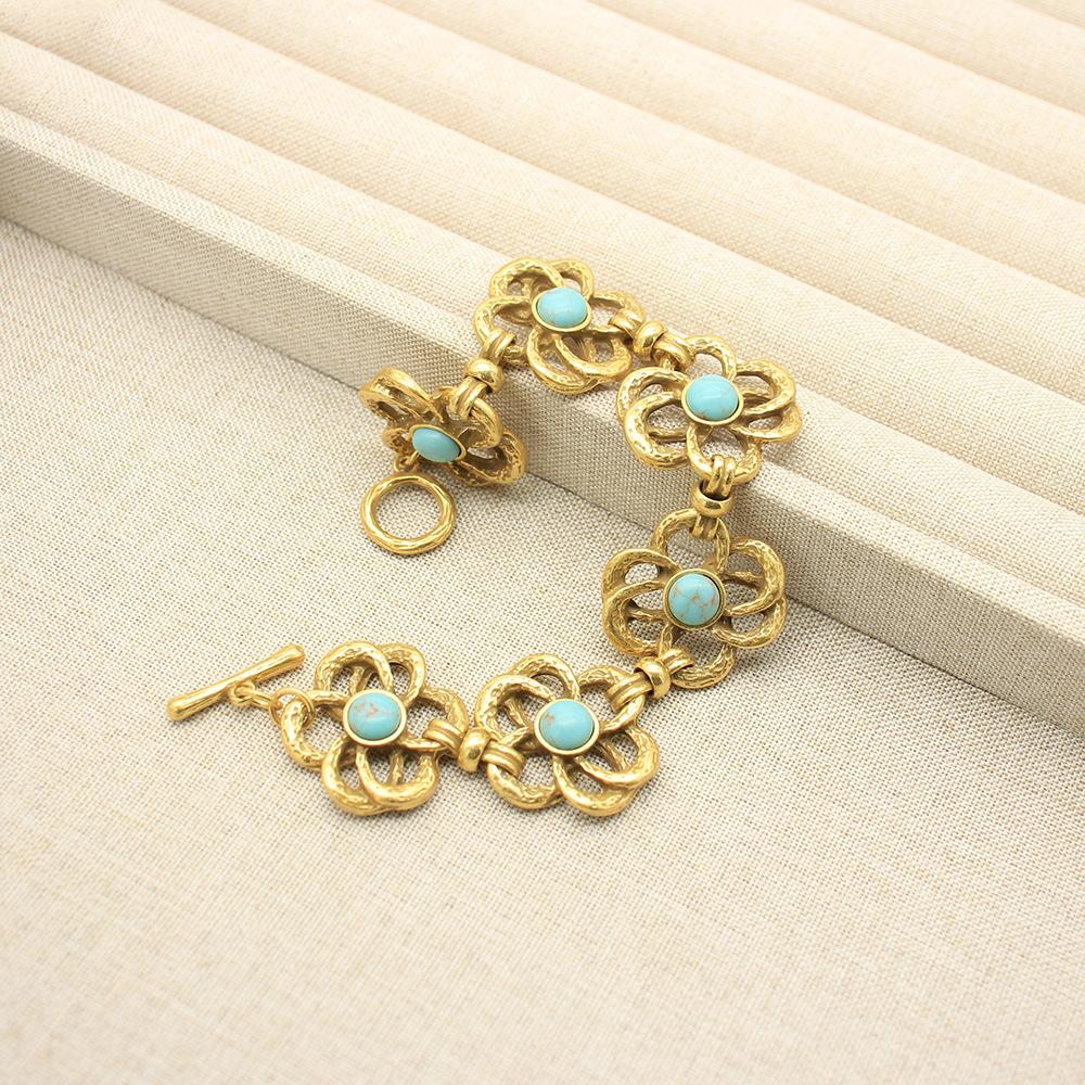 Pre-Owned Four-Leaf Clover Petal Necklace and Turquoise Bracelet Set for Women - Autumn/Winter Accessories