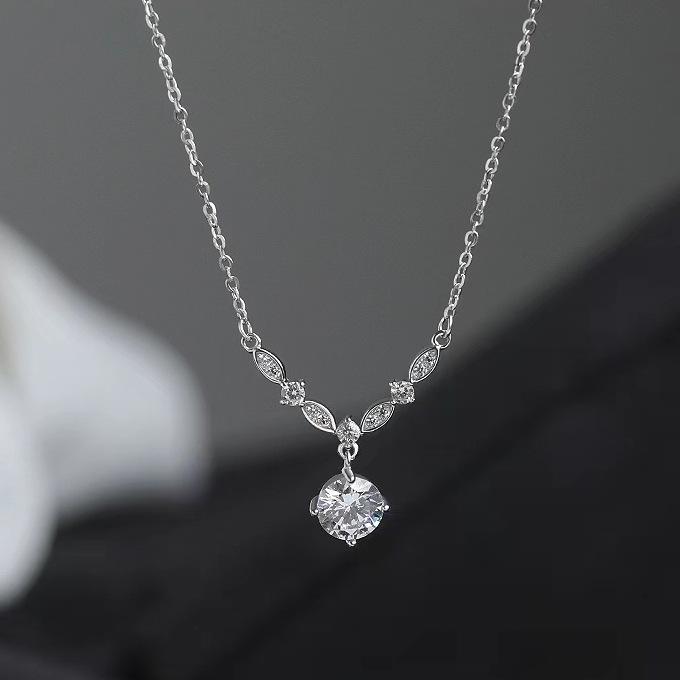 

S990 Sterling Silver Sparkling Zircon Clavicle Necklace: Women s Summer 2024 Light Luxury Pure Silver