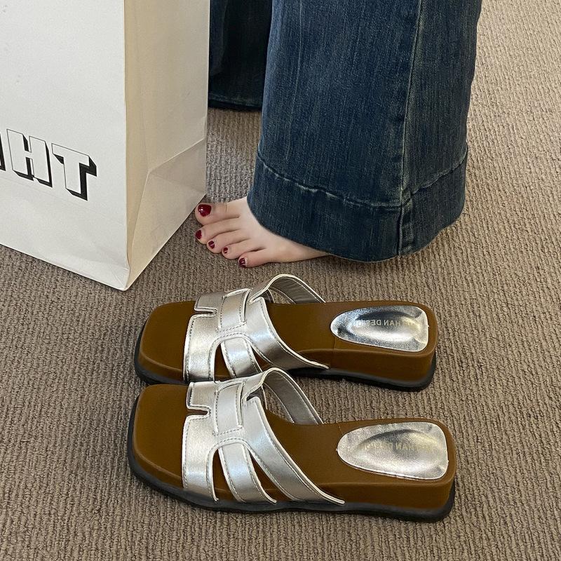 Summer new flat-bottomed versatile square head slippers women's casual fashion with skirts niche women's shoes trend