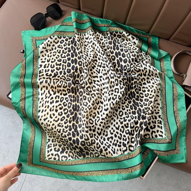 Silk scarf 71 * 71 imitation silk square scarf Korean atmosphere neck silk scarf flower pattern flower polka dot scarf