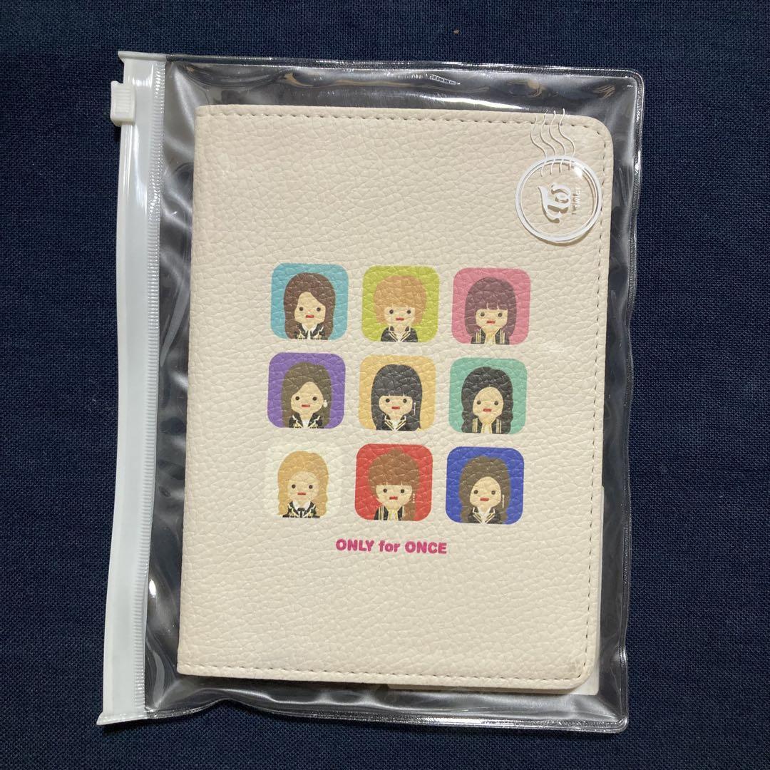 

[USED] TWICE CHARACTER PASSPORT WALLET