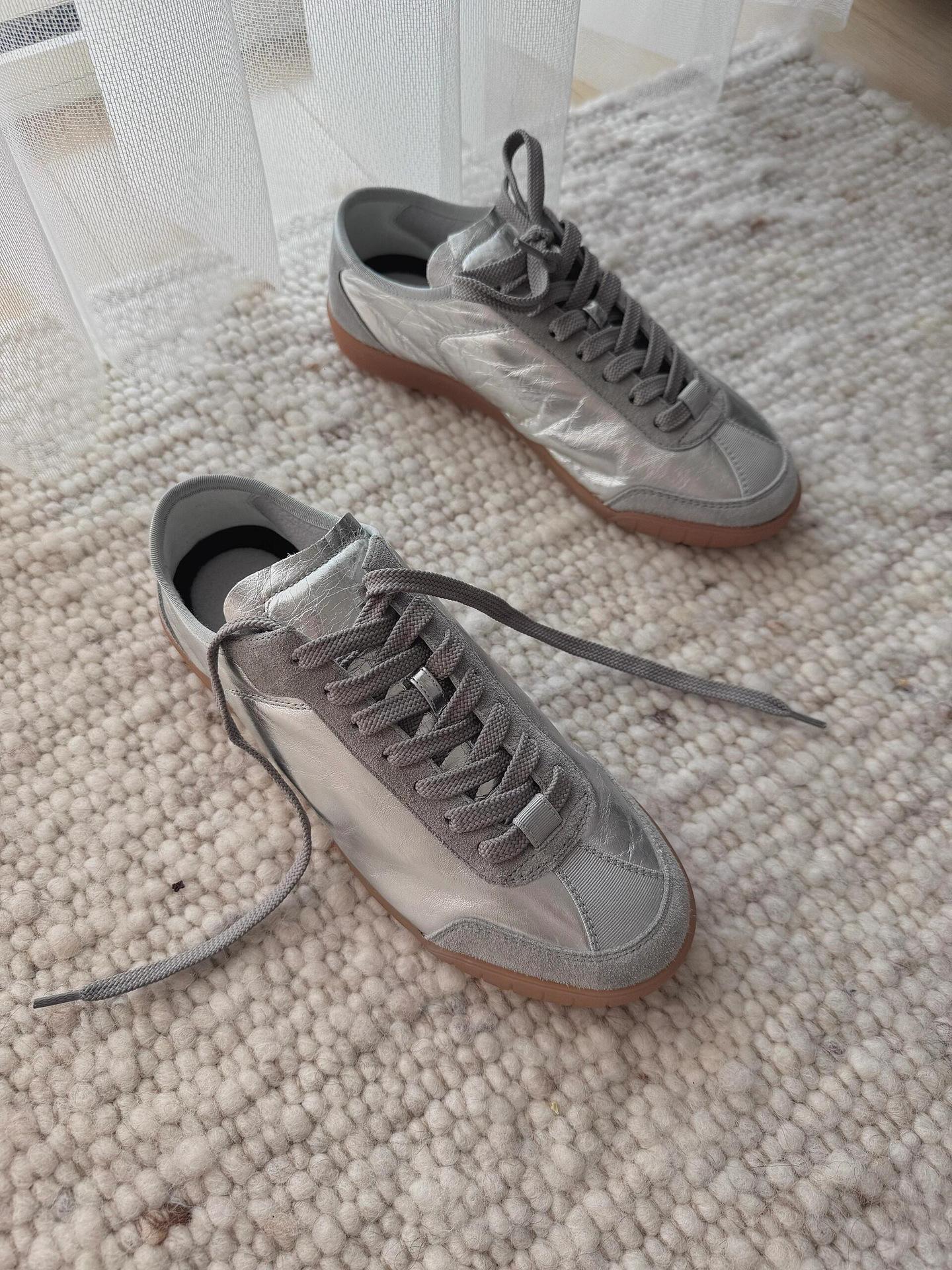 

Версия из коровьей кожи~ ультрамягкая кожаная повседневная серебристая немецкая тренировочная обувь женская весенняя новая на толстой подошве маленькие кожаные туфли лоферы одинарные туфли 40