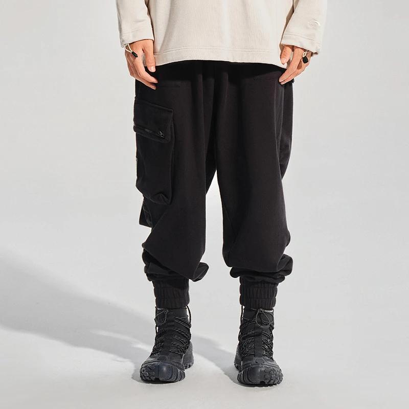 Li Ning Sports Fashion Series Solid Color Zipper Pocket Design Elastic Waist Cuffed Casual Pants Men Bottoms Black AKLSF57-4
