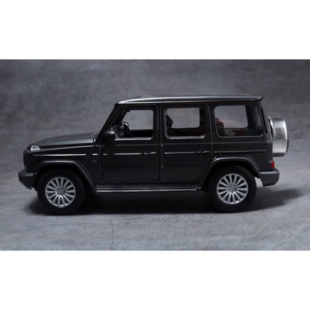 Maisto 1:25 Mercedes-Benz G-Class (G-Wagen) Diecast Model Car - Black