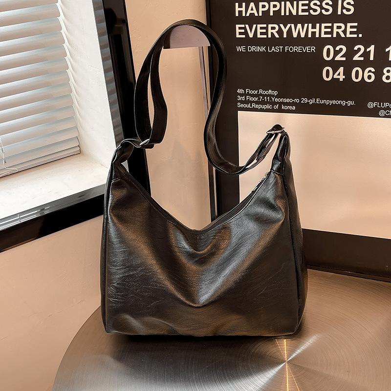 Retro Crossbody Bag Women's New Sense Underarm Shoulder Bag Versatile Commuter Large Capacity Tote Bag