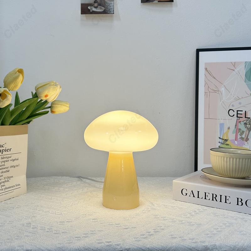 Creative New LED Mushroom Small Desk Lamp Study Bedroom Bedside Romantic Atmosphere Decorative Lighting