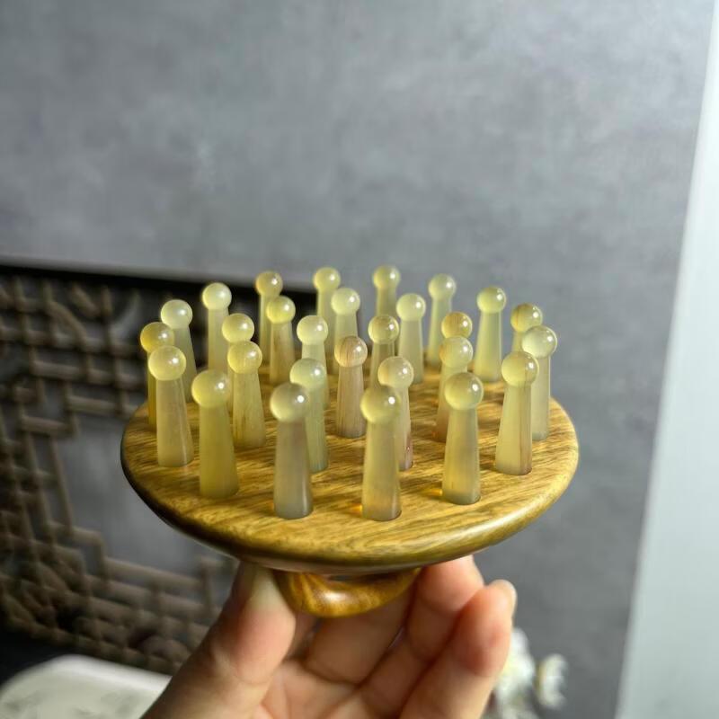 Green Sandalwood & Horn Massage Comb