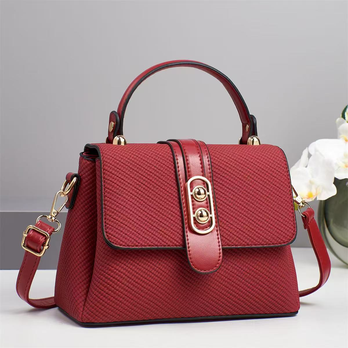 New Design Canvas Smooth Fashionable Handbag High-value High-end Shoulder Bag Macaron Versatile Crossbody Bag Durable Material .