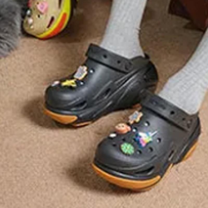 Crocs Zoccolo Bubble Crush Unisex Nero Comodo Minimalista Traspirante Zoccoli da Esterno 210061-0WC