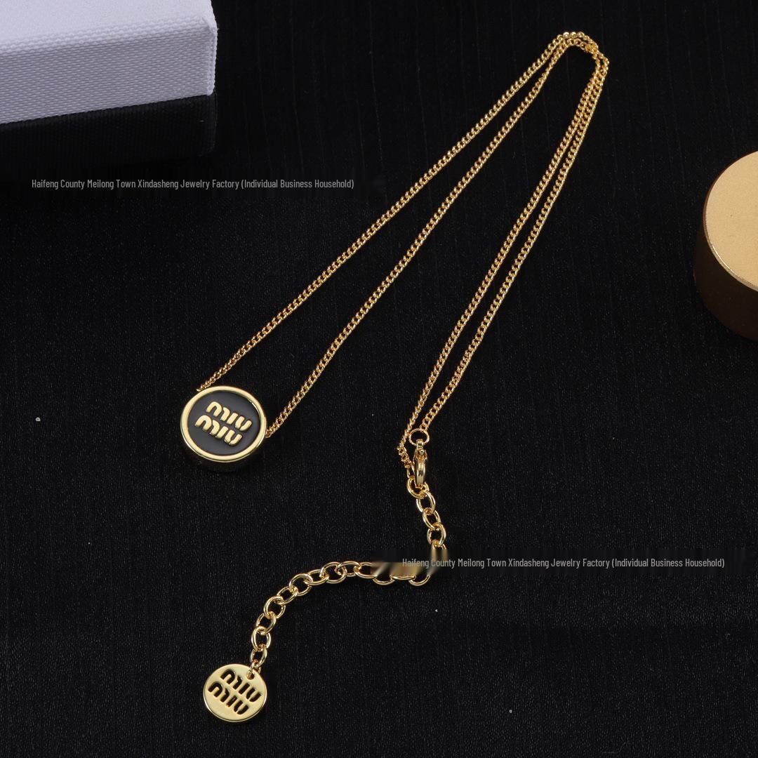 

Серьги-пусеты Miu Miu Сердце Эмаль - Женская Мода Универсальные Высокая Версия Ювелирные Изделия с Буквами Miu