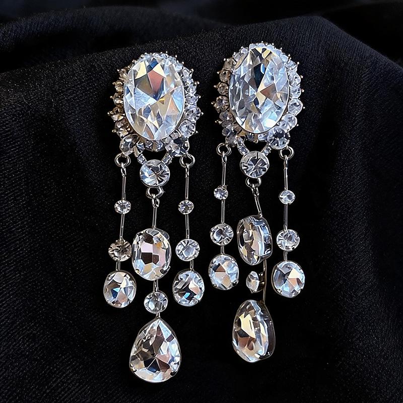 Elegant Rhinestone Oval Water Drop Tassel Clip-On Earrings