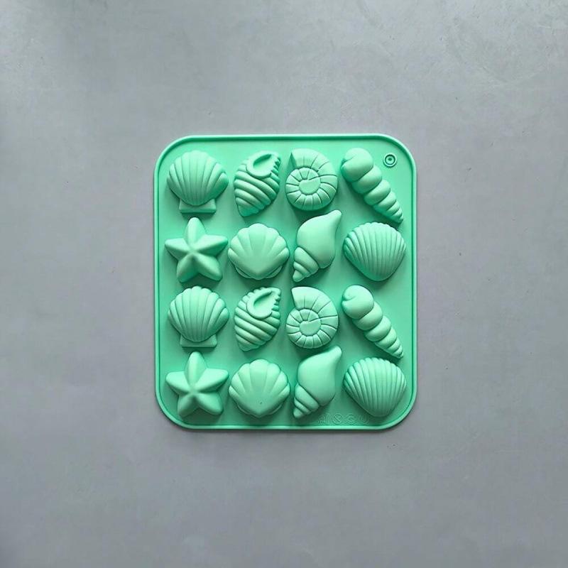 16-Cavity Starfish Shell Silicone Mold for Chocolate, Candy, Cake, and Pudding Decorations.