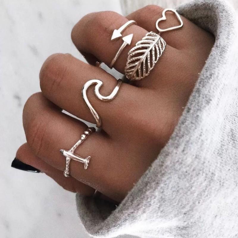 Retro Floral Carved Multi-Piece Stacking Ring Set
