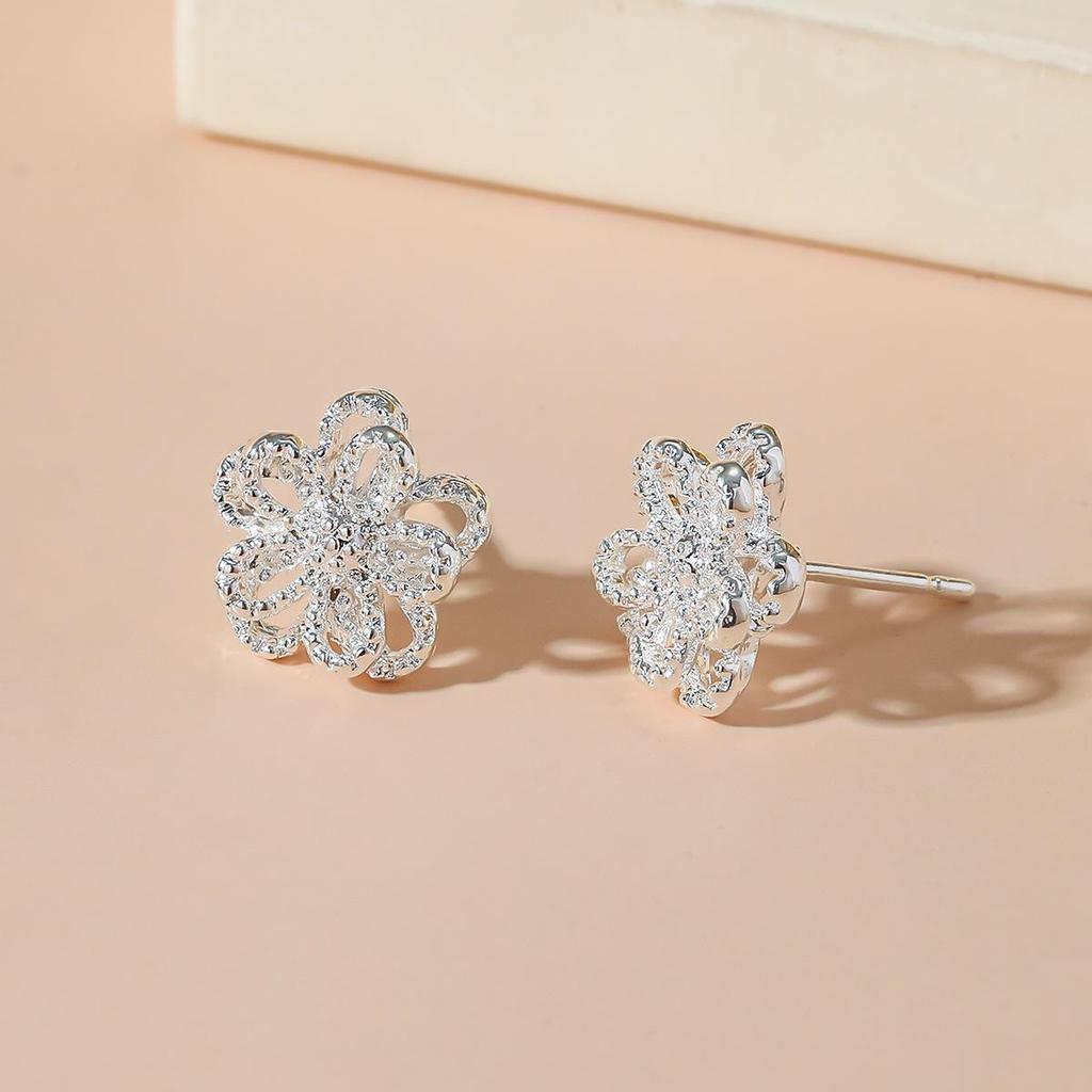 Elegant Five-Petal Flower Stud Earrings