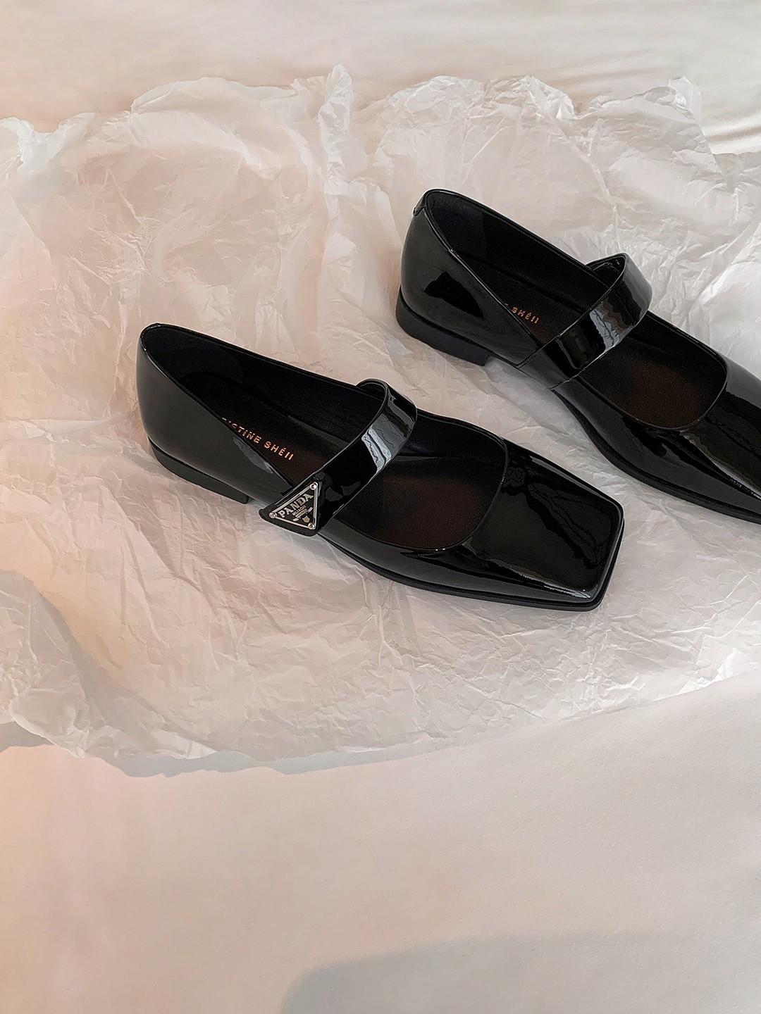 

[sheii Su Yinyin] Unpopular series~ patent leather square head triangular buckle with flat Mary Jane shoes women s single shoes 40 чёрный