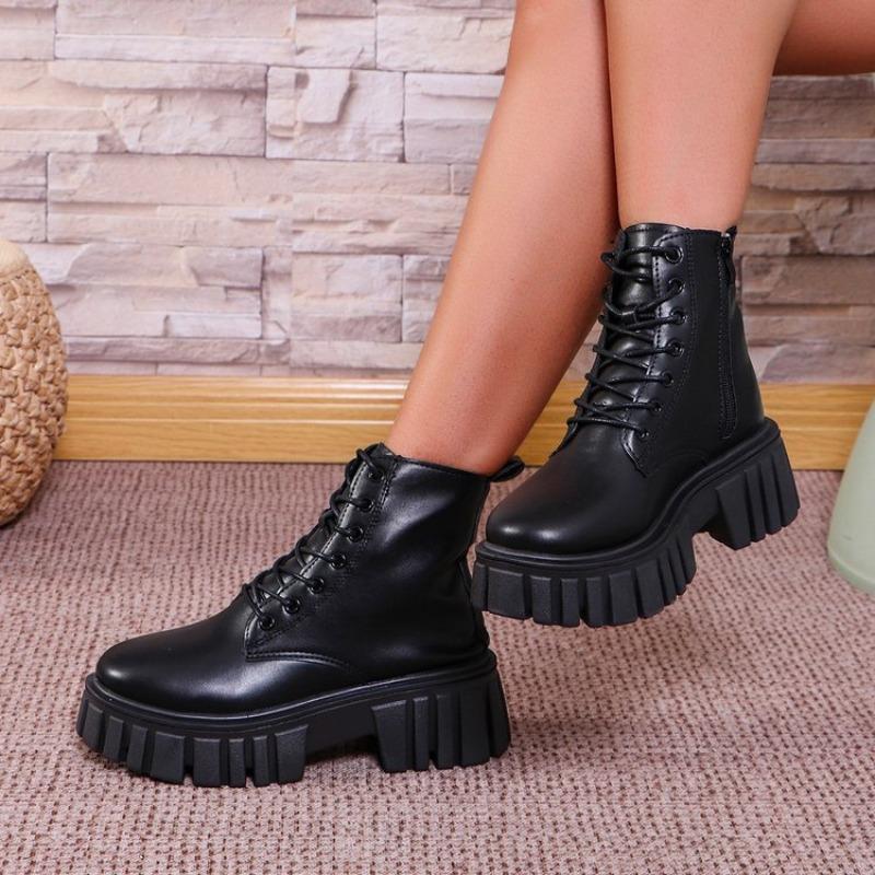 Large size Martin boots, locomotive style cross-strap women's boots, autumn and winter new thick-soled versatile fried street women's shoes
