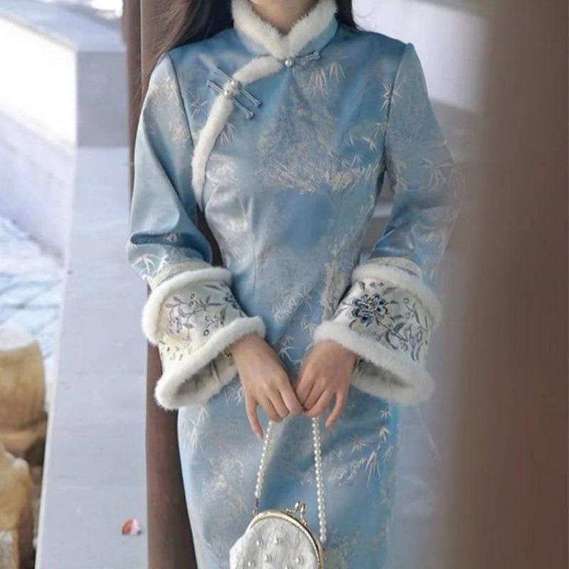 Blue Lady 2026 Winter Qipao: Velvet Plush Collar, Wide Sleeves Dress