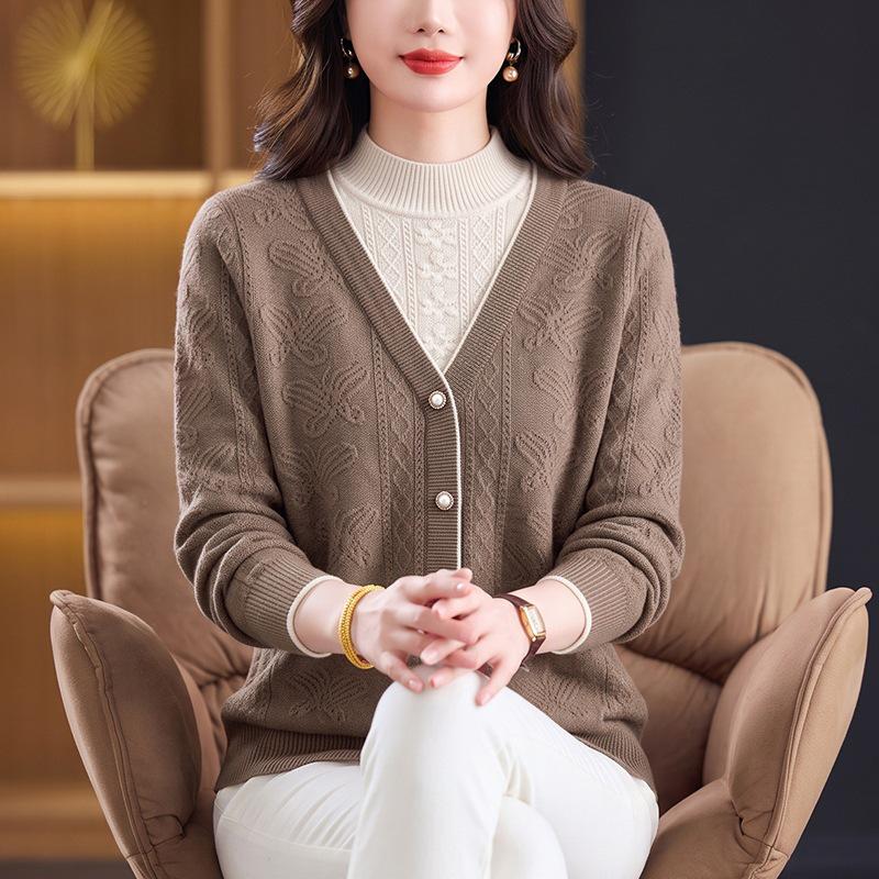 Chic Two-Piece Wool Sweater for Middle-Aged & Elderly Women, Versatile Autumn/Winter Top, Stylish Base Layer Mother's Wear.