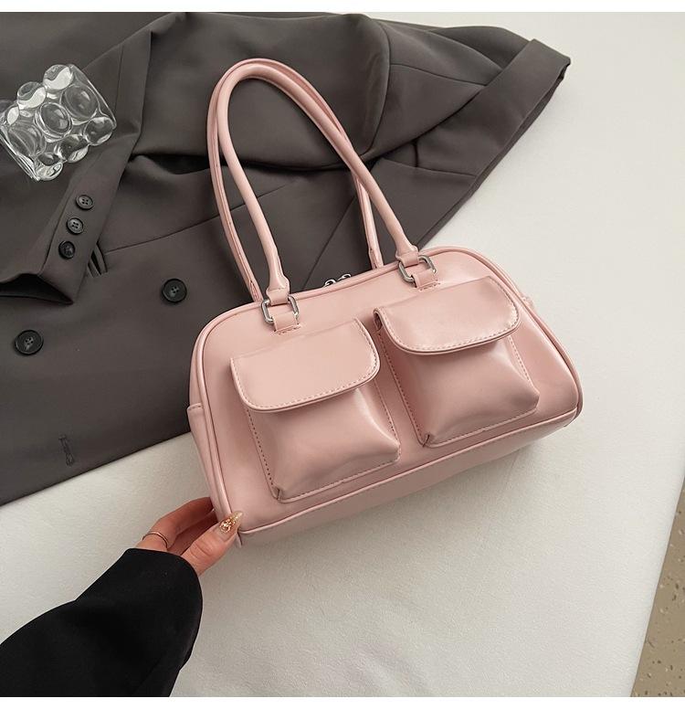 

Large-capacity bag women s versatile 2025 new fashion niche design Korean version single shoulder armpit bag retro pillow bag