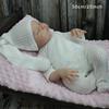 BZDOLL 50cm 20inch Weichvinyl Schlafendes Baby Reborn-Puppe mit 3D-bemalter Haut, Sichtbaren Adern und Stoffkörper Spielzeug für Mädchen Kinder Neugeborenen-Geschenk