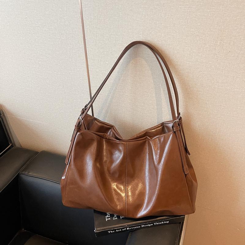 Retro commuter bag women's bag autumn and winter new fashion shoulder tote bag large capacity armpit bag