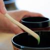 Tea ceremony utensils, resin, black urethane coating, Kodaiji Maki-e (chrysanthemum and paulownia) Maki-e medium-sized tea caddy, made in Japan, paper