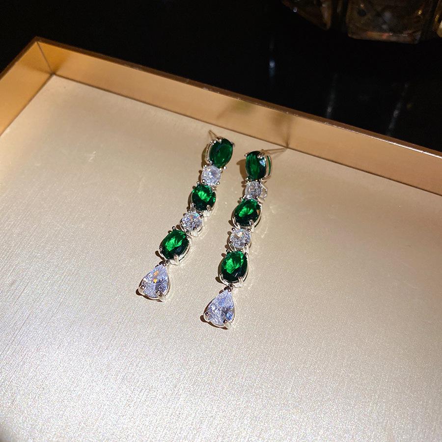 Minimalistisches Silbernadel Diamantbesetztes Blume Quasten Schmuckset - Halskette & Ohrringe