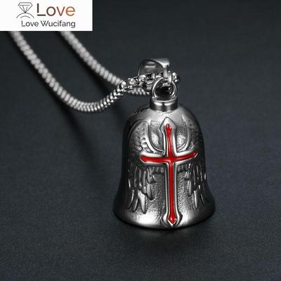 Ciondolo a campana con ali di croce rossa intagliate, collana con campana da motocicletta, da uomo, hip hop, rock, punk, regalo per feste