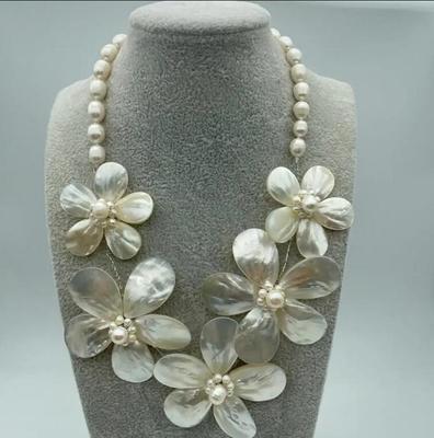 Fashion Jewelry Fresh Water Mother Pearl Shell Flower White Necklace 20 Inches