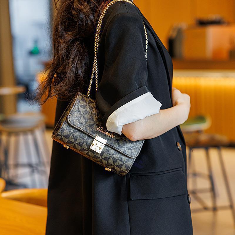 Fashion Chain Single Shoulder Armpit Bag New Women's Bag Light Luxury Printed Small Square Bag Portable Messenger Bag
