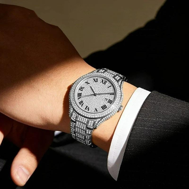 Full Diamond Men Quartz Watch Roman Numerals Date Function Bling Zinc Alloy Bracelet Iced Out Hip Hop Luxury Wristwatch