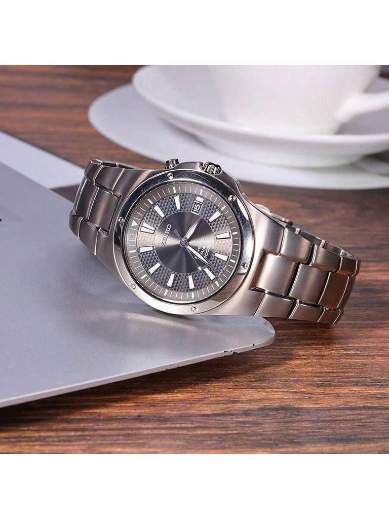 Herren Quarz Uhr SKA393J1 - Business Casual Stil, Metallarmband, Mineralglas, 100m Wasserdichtigkeit, Datumsanzeige