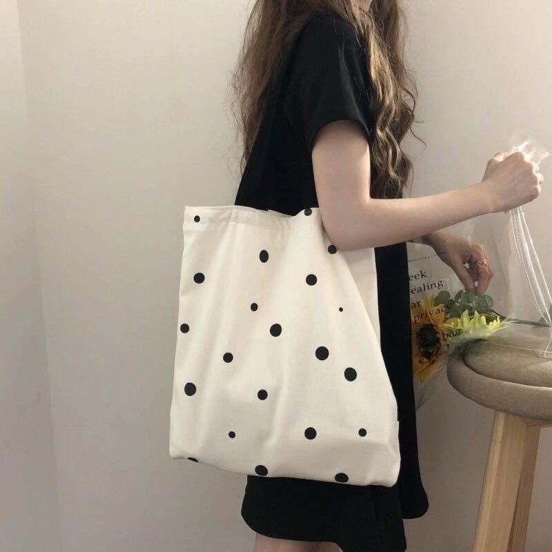 2024 Korean Polka Dot Canvas Cloud Shoulder Bag - Fashionable, Simple Student Messenger Bag