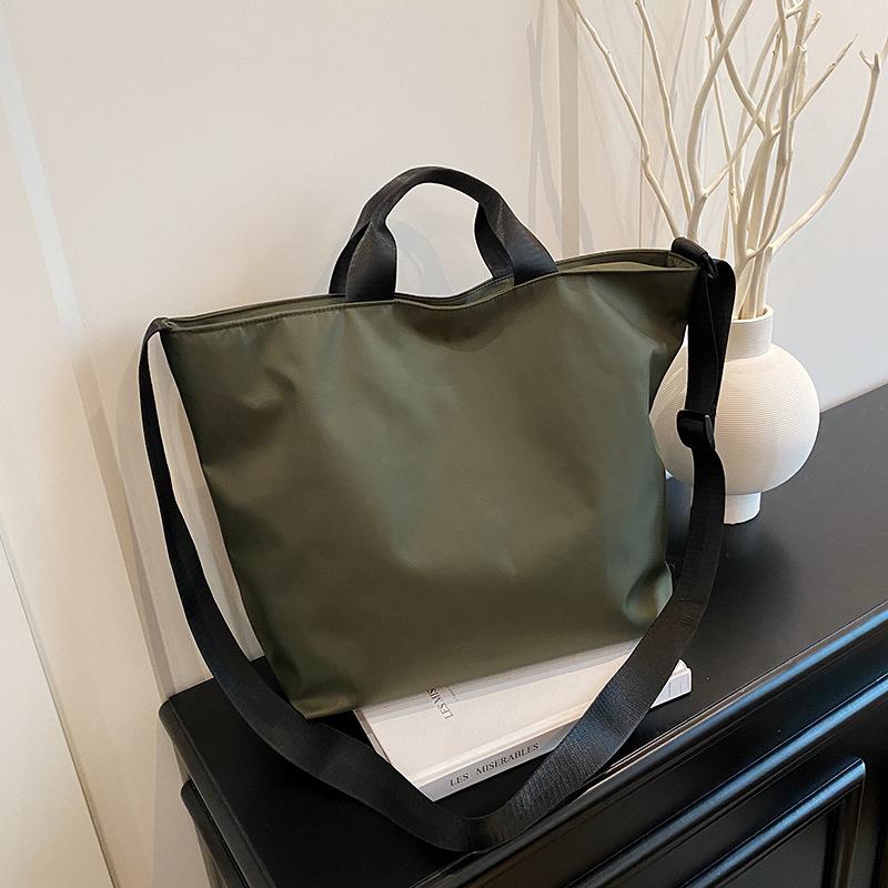 Large-capacity Commuter Tote Bag Women's New Simple and Versatile Handbag Nylon Shoulder Messenger Bag