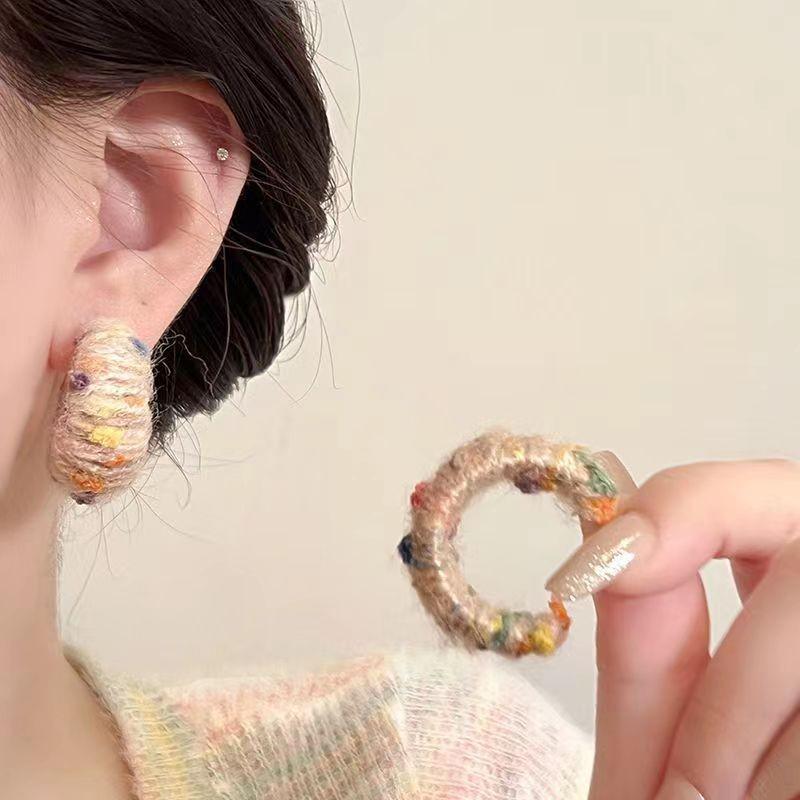 2025 Trendy High-End Retro Earrings: Autumn/Winter Design