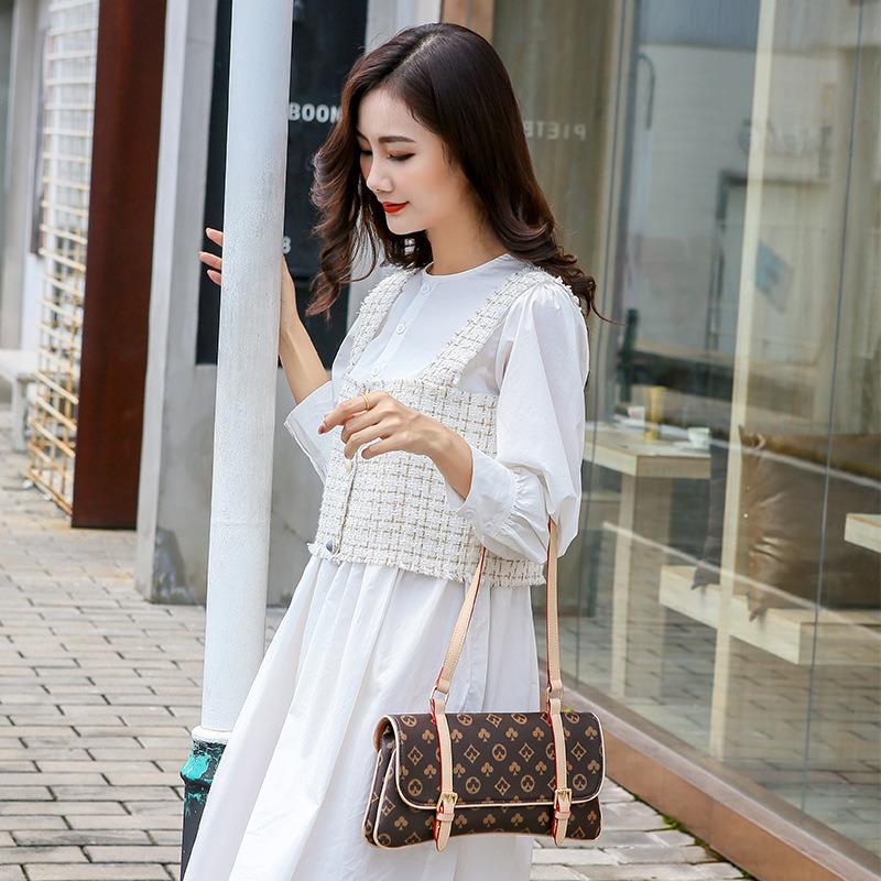 Niche design women's bag new trendy retro fashion printed small square bag versatile single shoulder underarm bag method stick bag