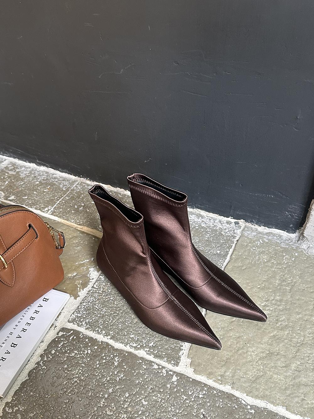 

модные шелковые женские ботильоны с острым носком зимние ботинки на плоской подошве на низком каблуке ботильоны-носки черные коричневые шампанского осенне-весенние ботинки 245 коричневый