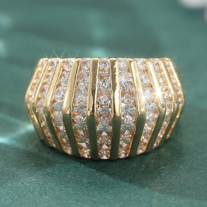 Women's Elegant Cubic Synthetic Zirconia Engagement Ring Golden Plated Banquet Wedding Band Rings Temperament Jewelry