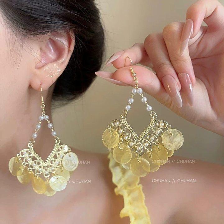 Dopamine flower ear hook women's new holiday style accessories ear clips without ear piercings, high-end seaside cute ear accessories